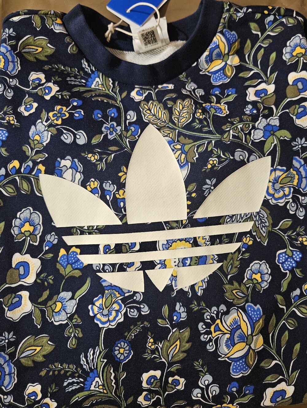 Adidas Sweatshirt - Picture 2 of 4